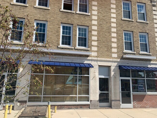 Building Photo - 696-714-714 Albany Ave