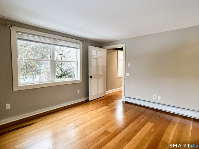 Building Photo - 133 Boston Post Rd