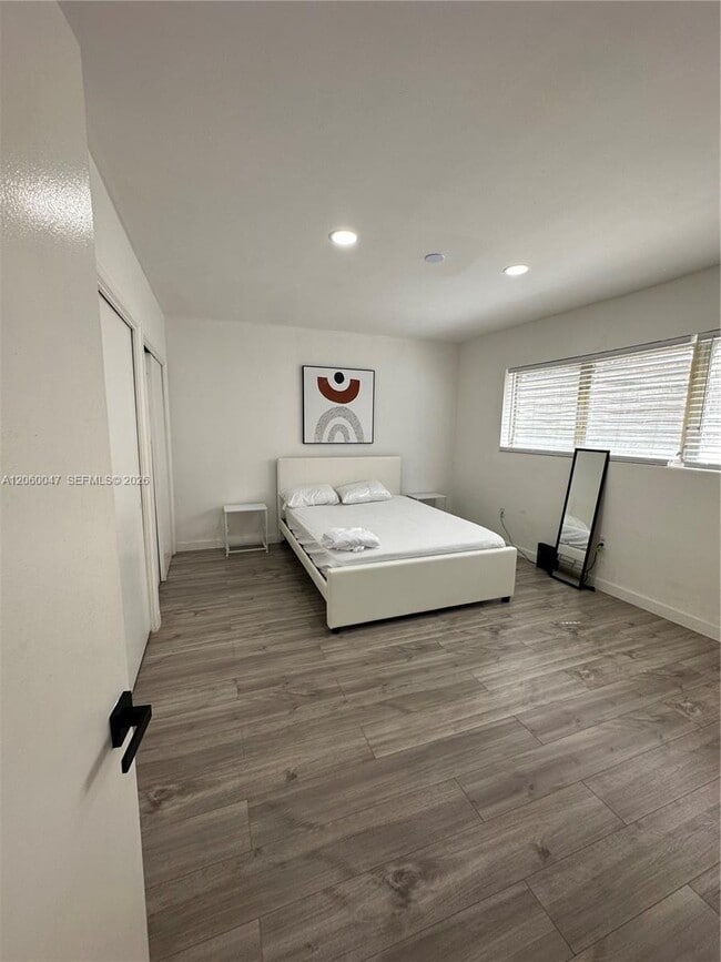 Building Photo - 316 Surfside Blvd