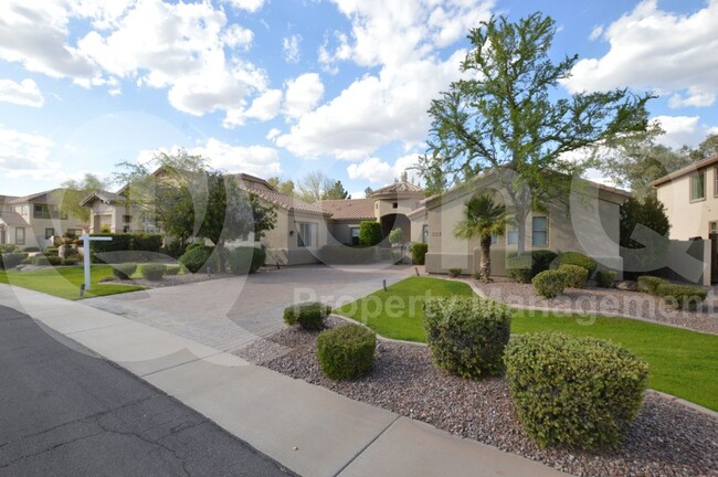 Primary Photo - 2790 E Cedar Pl