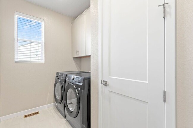 Building Photo - 12014 Octave Ave