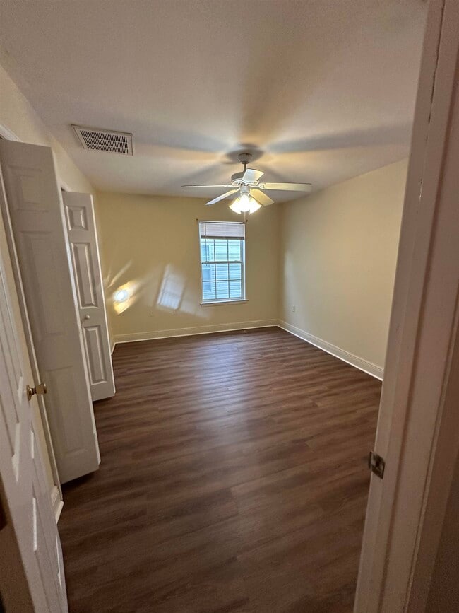 Building Photo - 3294 Sawtooth Dr