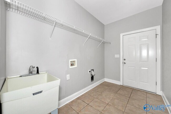 Building Photo - 108 Blackwood Dr NW
