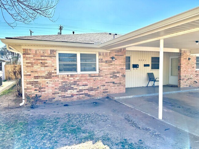 Building Photo - 3221 33rd St