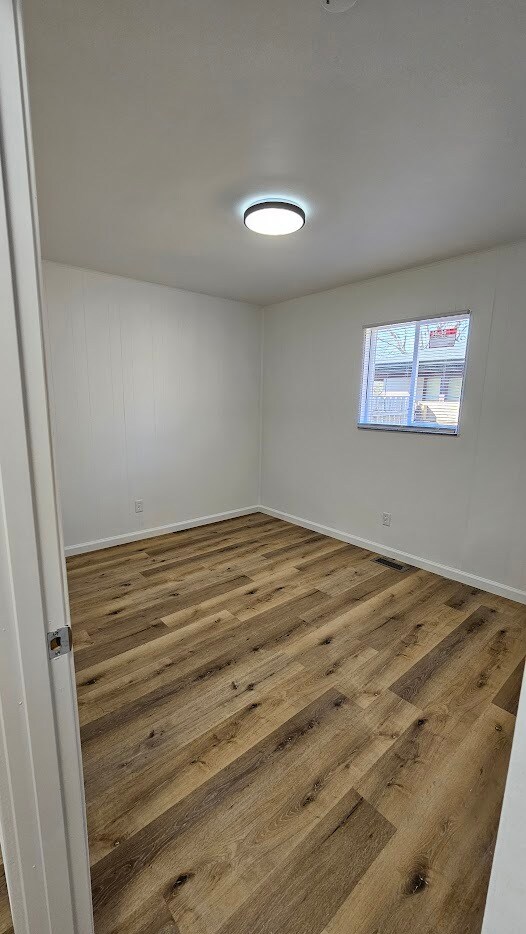 Building Photo - 47 S Brentwood Ave