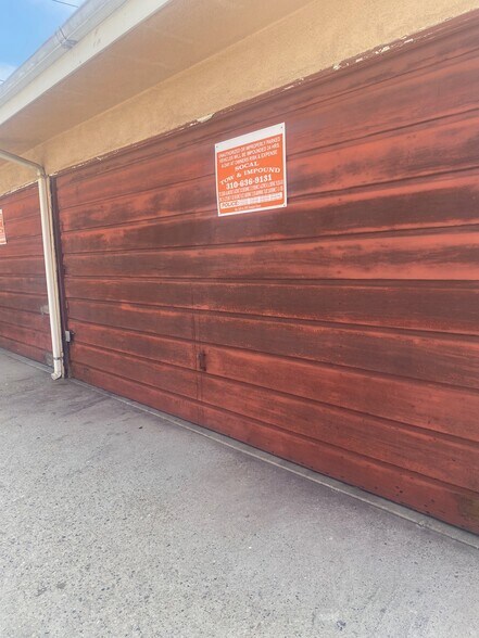Building Photo - 7921 Crenshaw Blvd