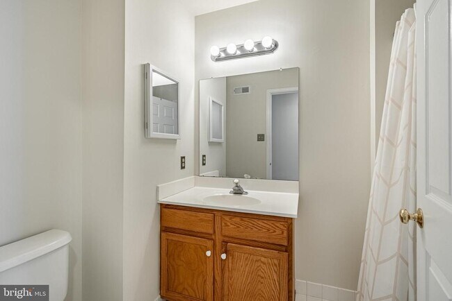 Building Photo - 124 Jeffords Ct