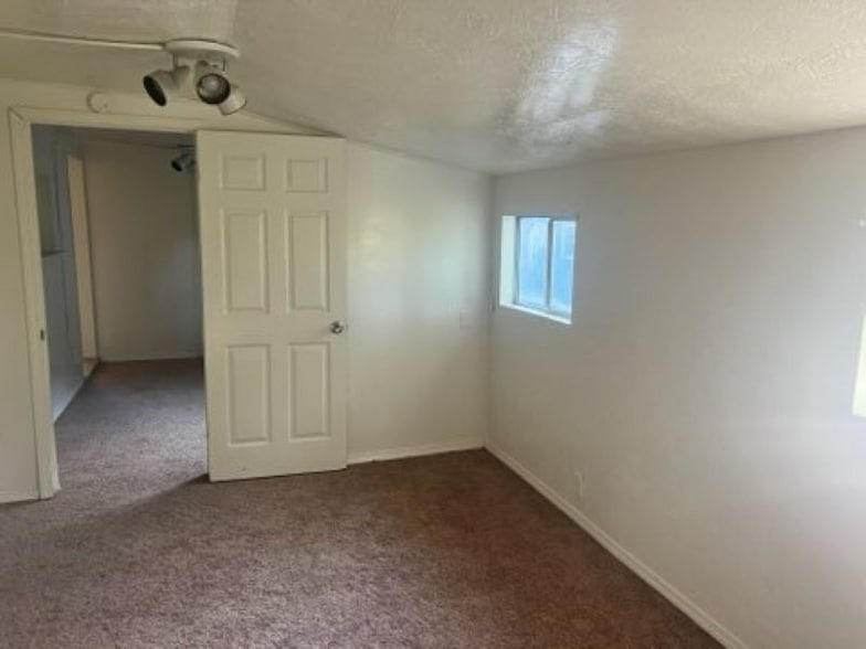 Building Photo - 8615 Beaumont Dr