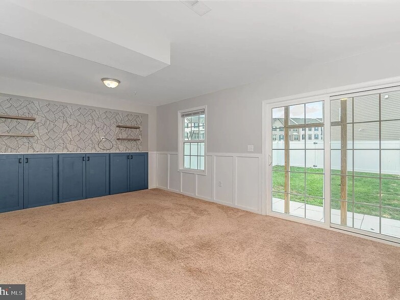 Building Photo - 502 Charles Ave