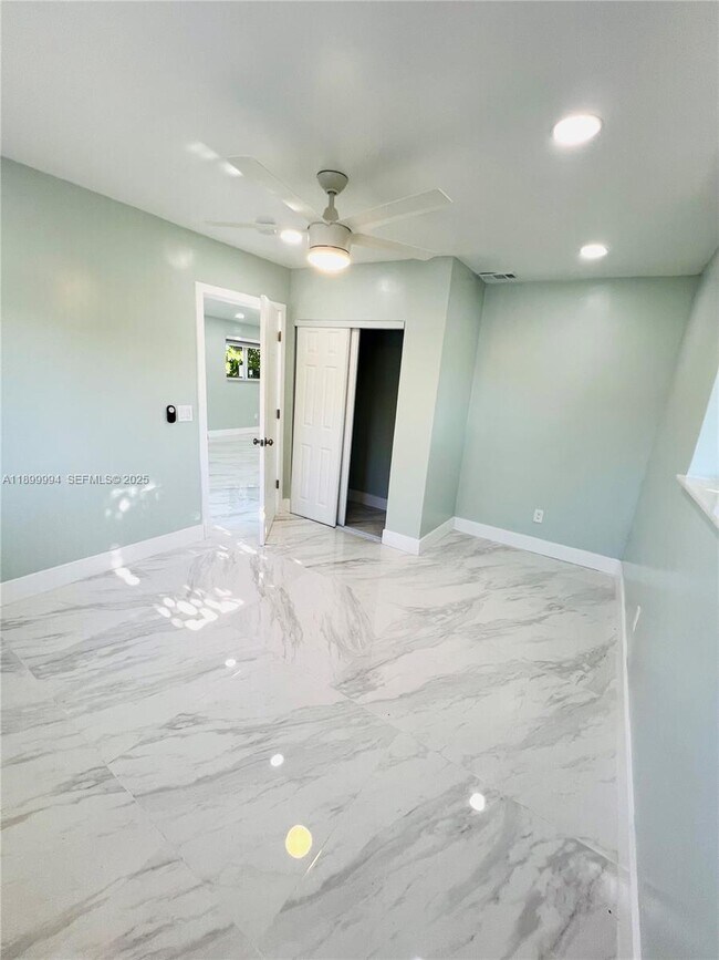 Building Photo - 10370 SW 174th Terrace