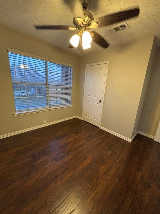 Building Photo - Charming 4 bed, 3 bath house for rent in w...