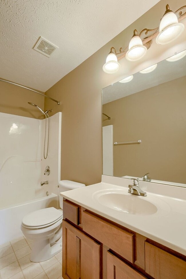 Building Photo - 3 Bedroom In A Great Location!!