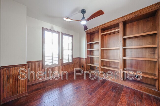 Building Photo - 3779 N Denny Way