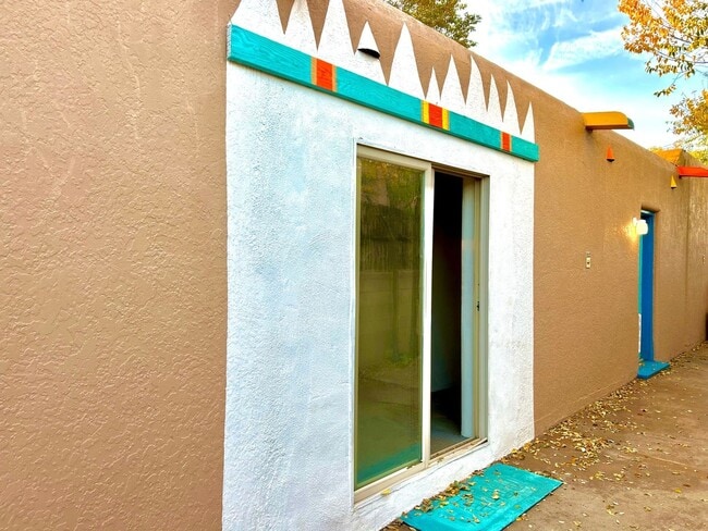 Building Photo - 2038 Kiva Rd