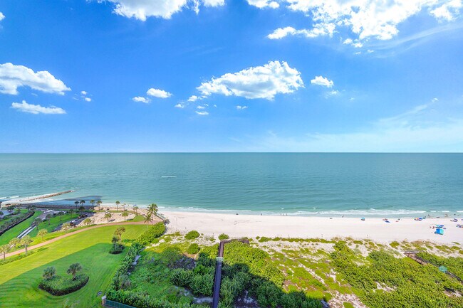 Building Photo - 940 Cape Marco Dr