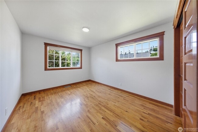Building Photo - 23915 110th Pl W