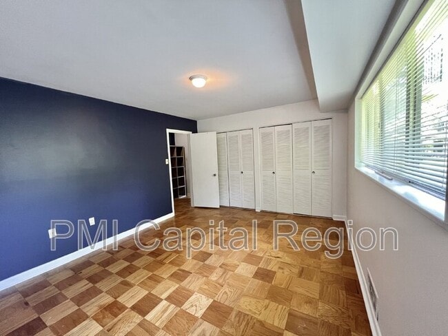 Building Photo - 10620 Weymouth St