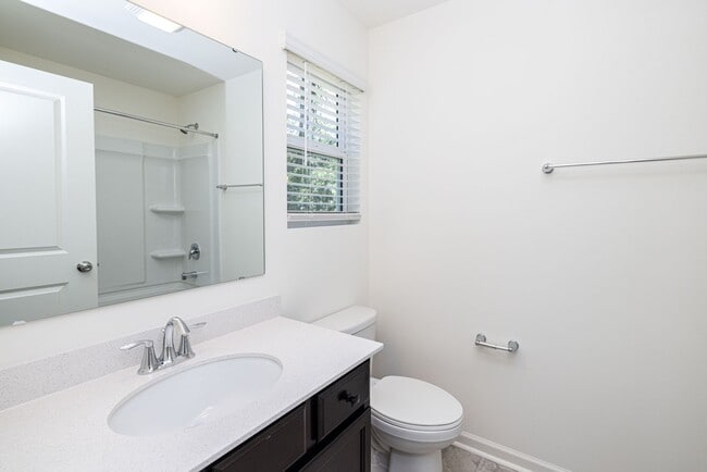 Building Photo - BEAUTIFUL End Unit 2 Bedroom Townhome in Pineville - MOVE IN READY MARCH 2026