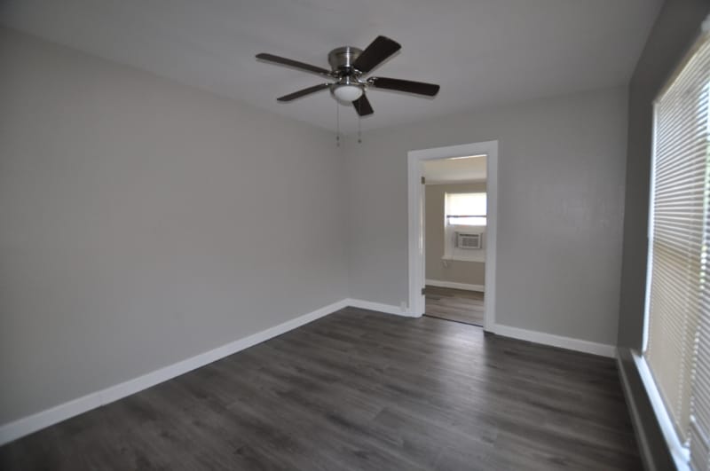 Building Photo - 914 23rd St W