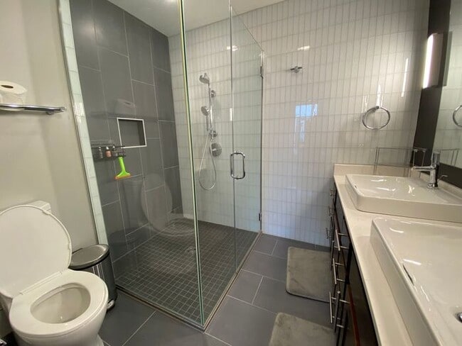 Building Photo - $2,400 | 2 Bedroom, 2 Bathroom Condo | Pet...