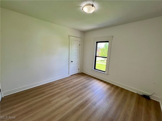 Building Photo - 117 W 29th St