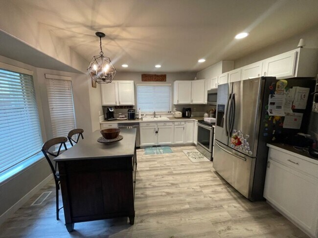 Building Photo - Beautiful 3 Bedroom Plus Den 2.5 Bath Home in Lake Stevens!