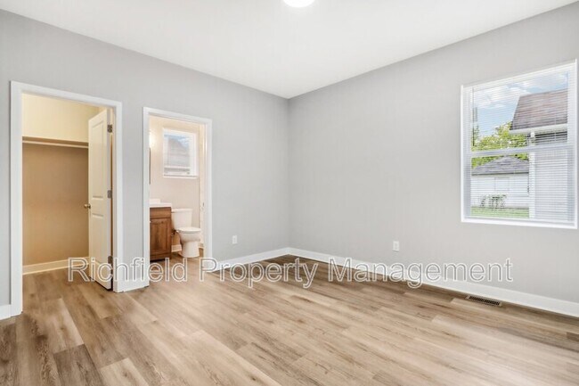 Building Photo - 1602 Quill St