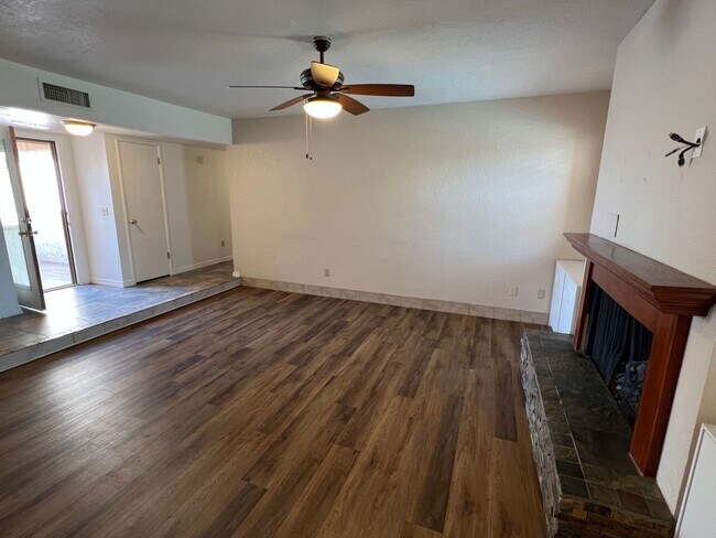 Building Photo - 3236 Silversmith Dr