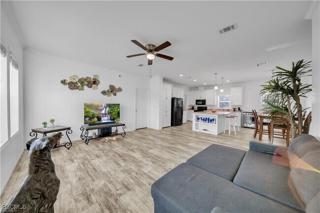 Building Photo - 7824 8th Pl