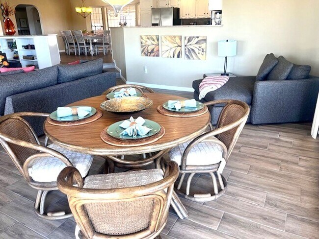 Building Photo - Golf Course Pool Home with 4 Bedrooms!