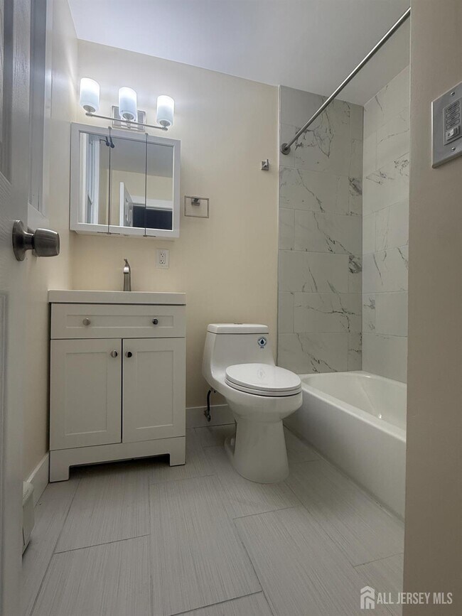 Building Photo - 205 Duncan Ave