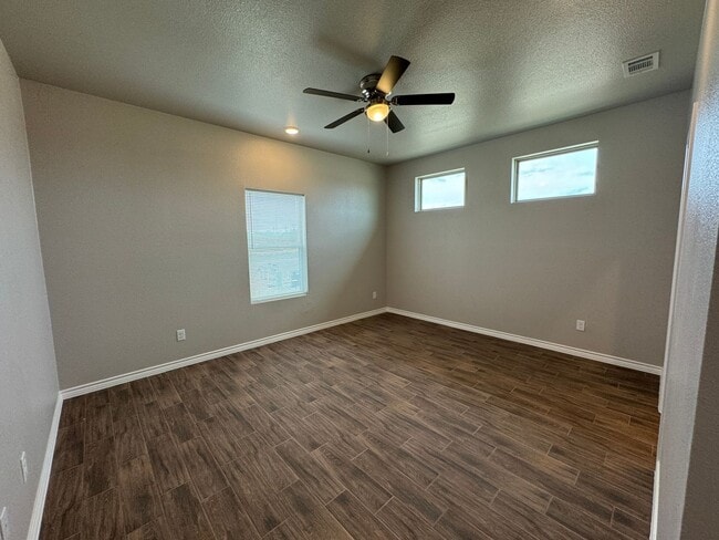 Building Photo - 5403 Rose Gdn Lp