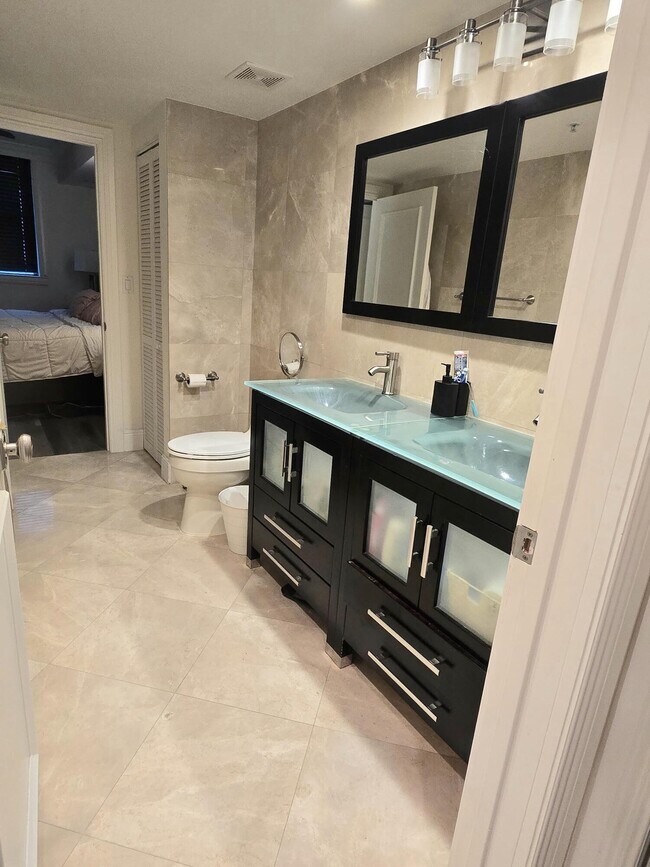 Building Photo - 3020 NE 32nd Ave