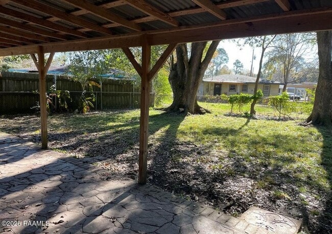 Building Photo - 3 Bed, 1 Bath Home – Section 8 Accepted