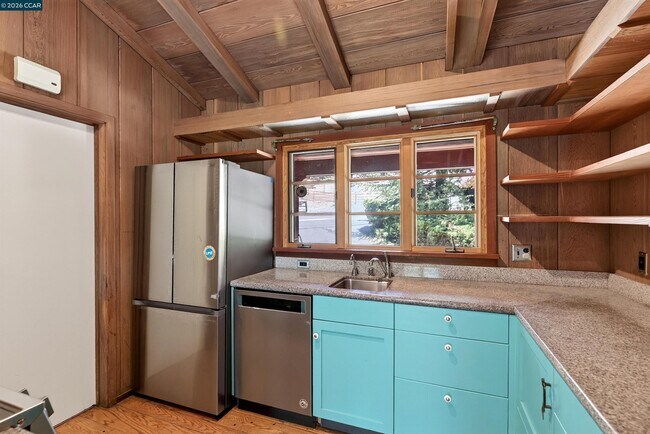 Building Photo - 755 Glenside Dr