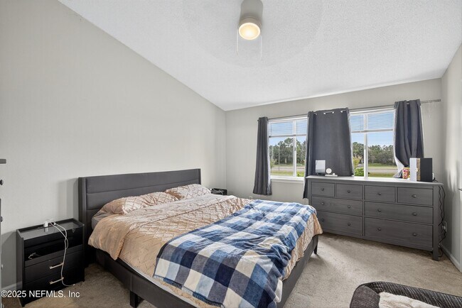 Building Photo - 12311 Kensington Lakes Dr