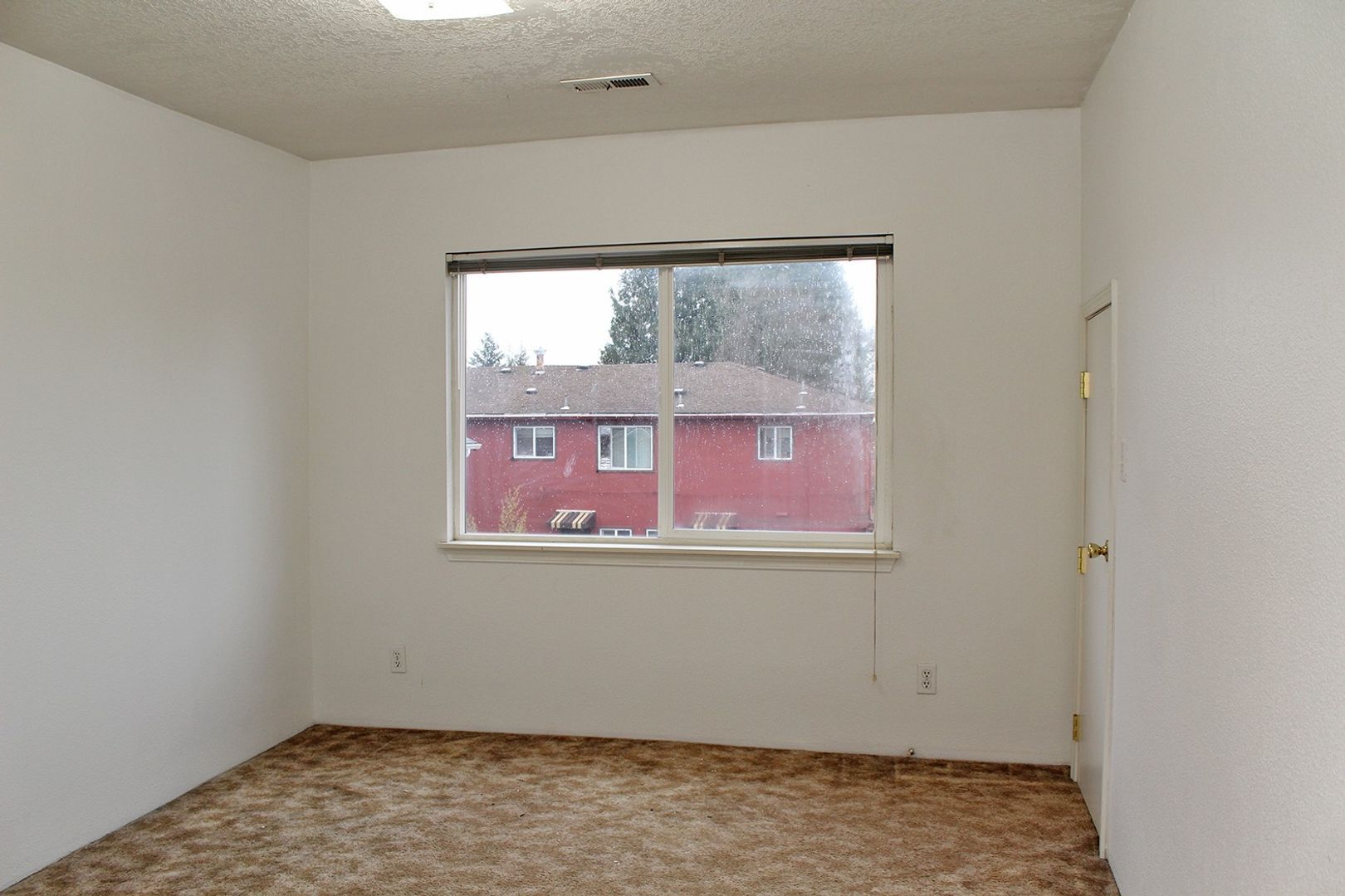 Building Photo - 7937-7937 N Fessenden St