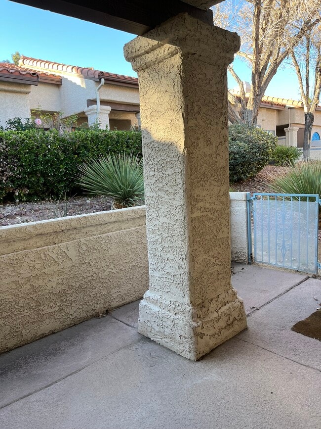 Building Photo - 3121 La Mancha Way