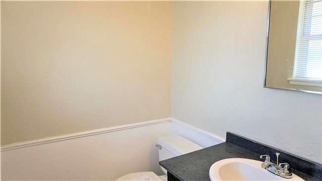 Building Photo - 212 Shadybrook Pl