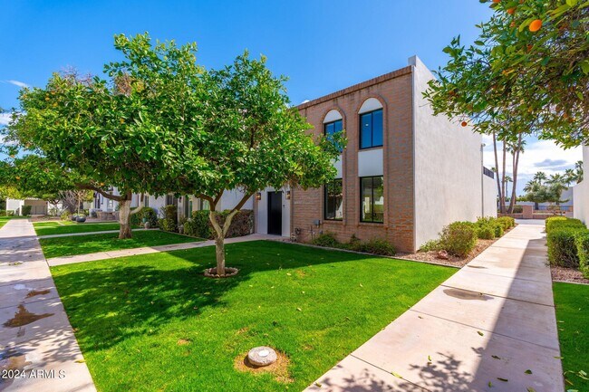 Building Photo - 7688 E Minnezona Ave
