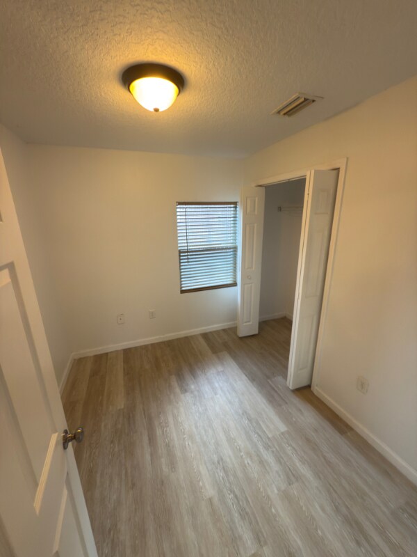 Building Photo - 417 W 25th St
