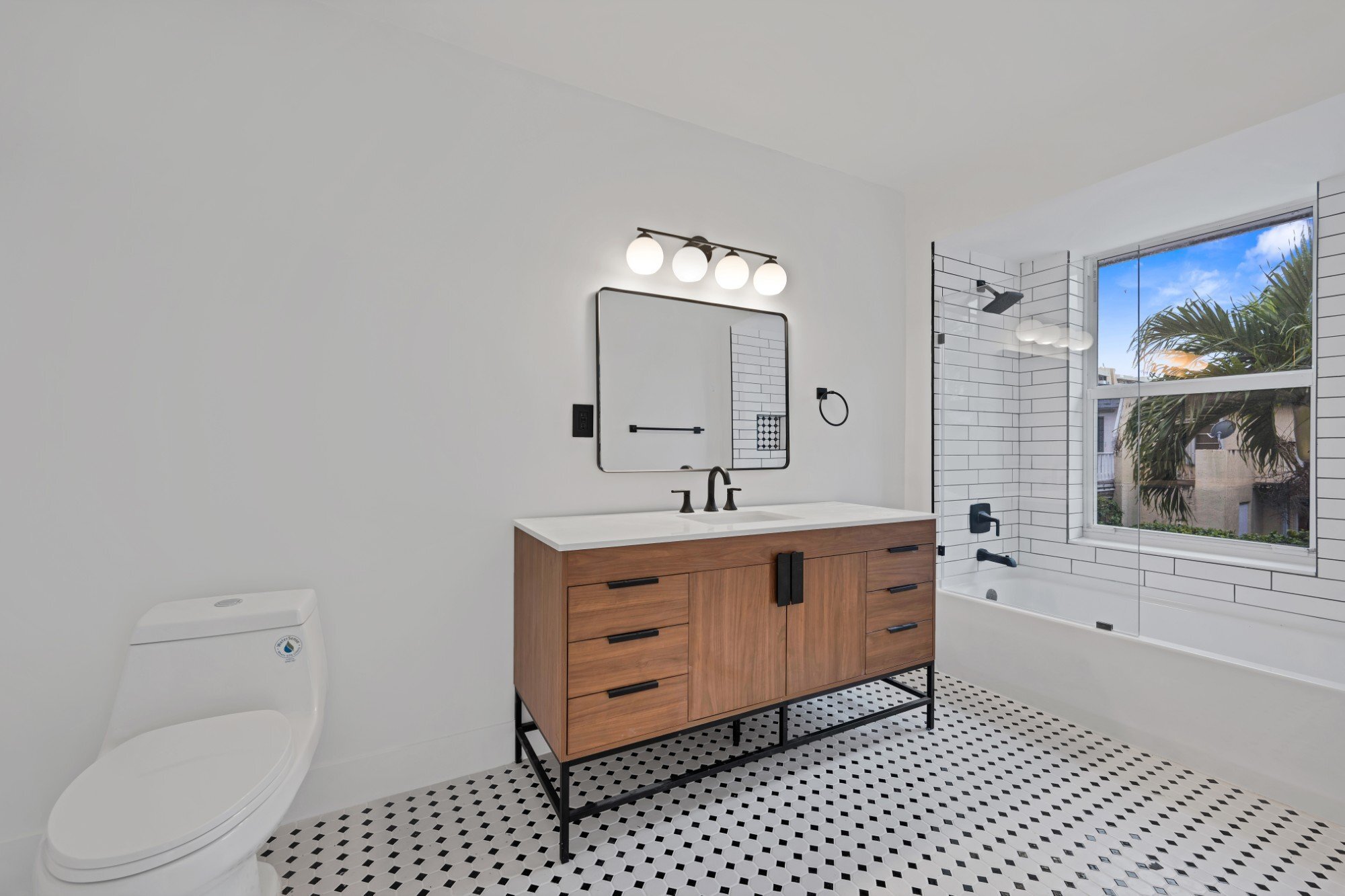 Building Photo - 13514 NE 23rd Pl