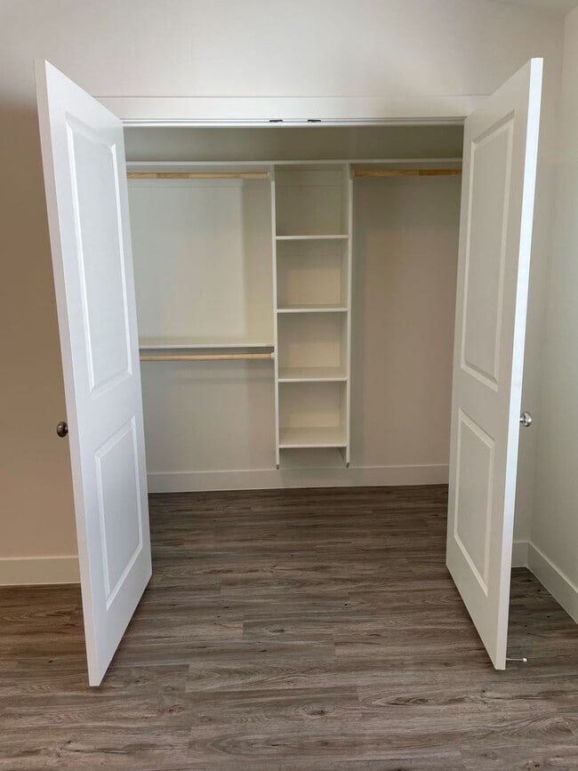 Building Photo - 3 bedroom- 2 bath Newer Construction