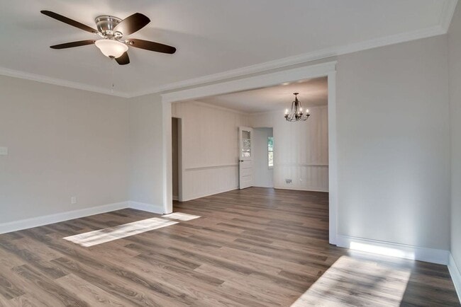 Building Photo - Renovated West Augusta Ranch - Coming July...