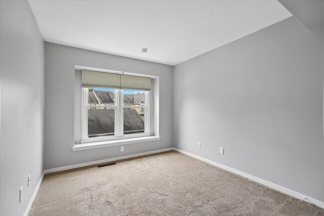 Building Photo - 1604 Cotswald Ct