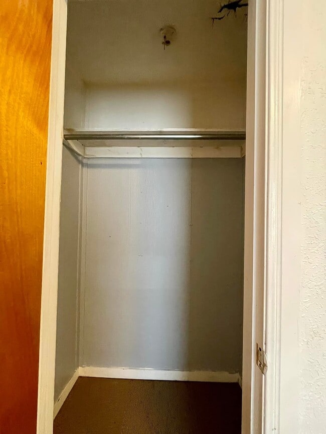 Building Photo - 310 S B St