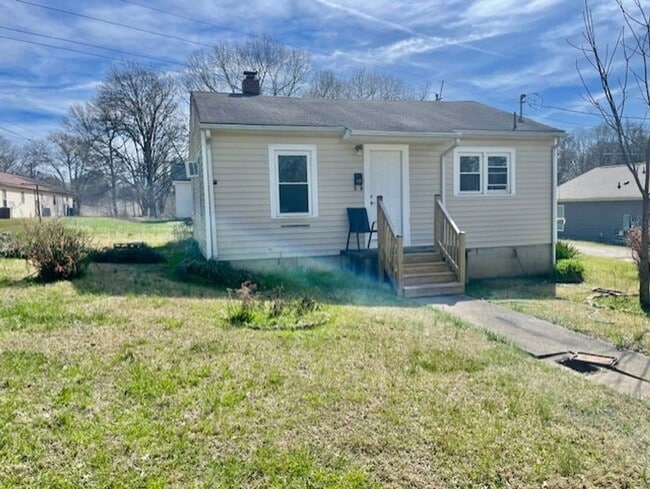 Building Photo - Newly fully renovated 2 bd 1 bath home . Located in Dallas