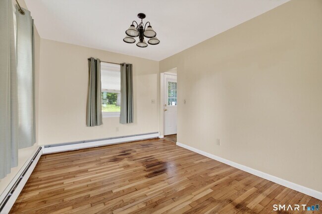 Building Photo - 121 Cherry Hill Rd