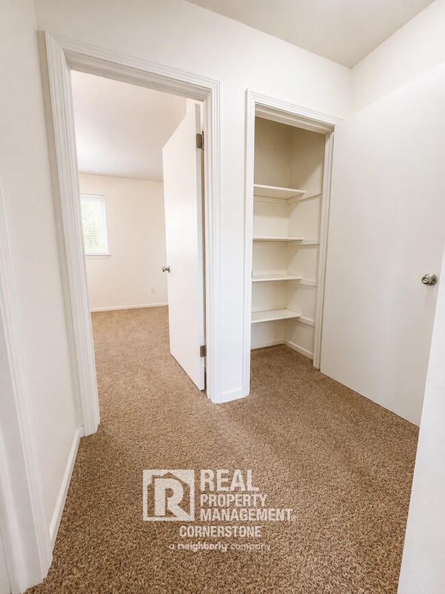 Building Photo - Spacious 2BR Townhome in Gull Lake Schools | Dog Friendly