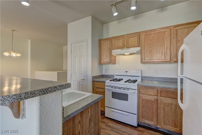 Building Photo - 6170 E Sahara Ave